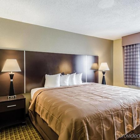 Rodeway Inn Brockton Bagian luar foto