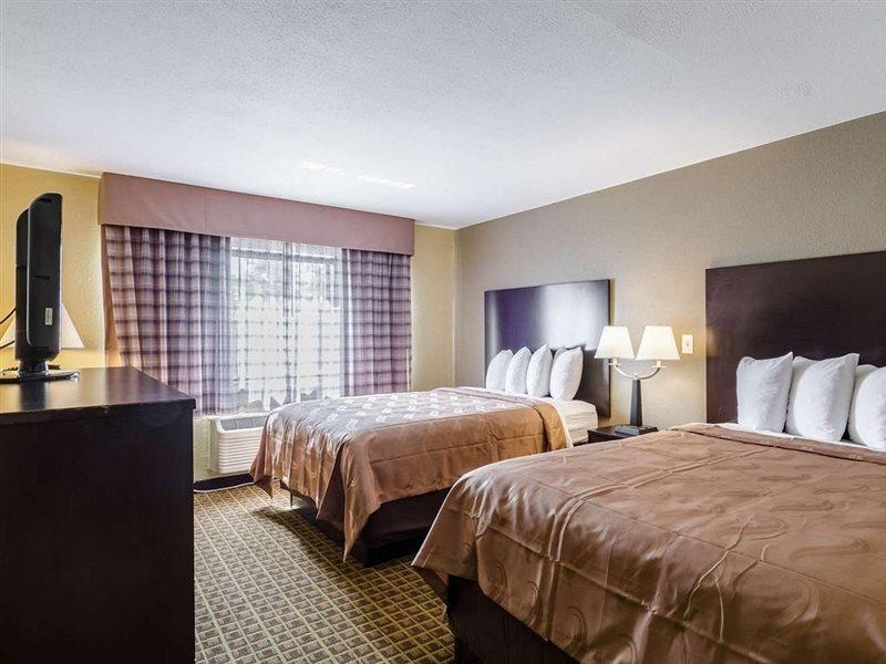 Rodeway Inn Brockton Bagian luar foto
