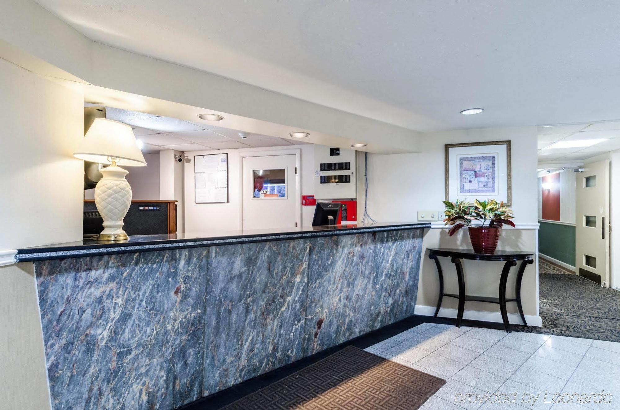 Rodeway Inn Brockton Bagian luar foto