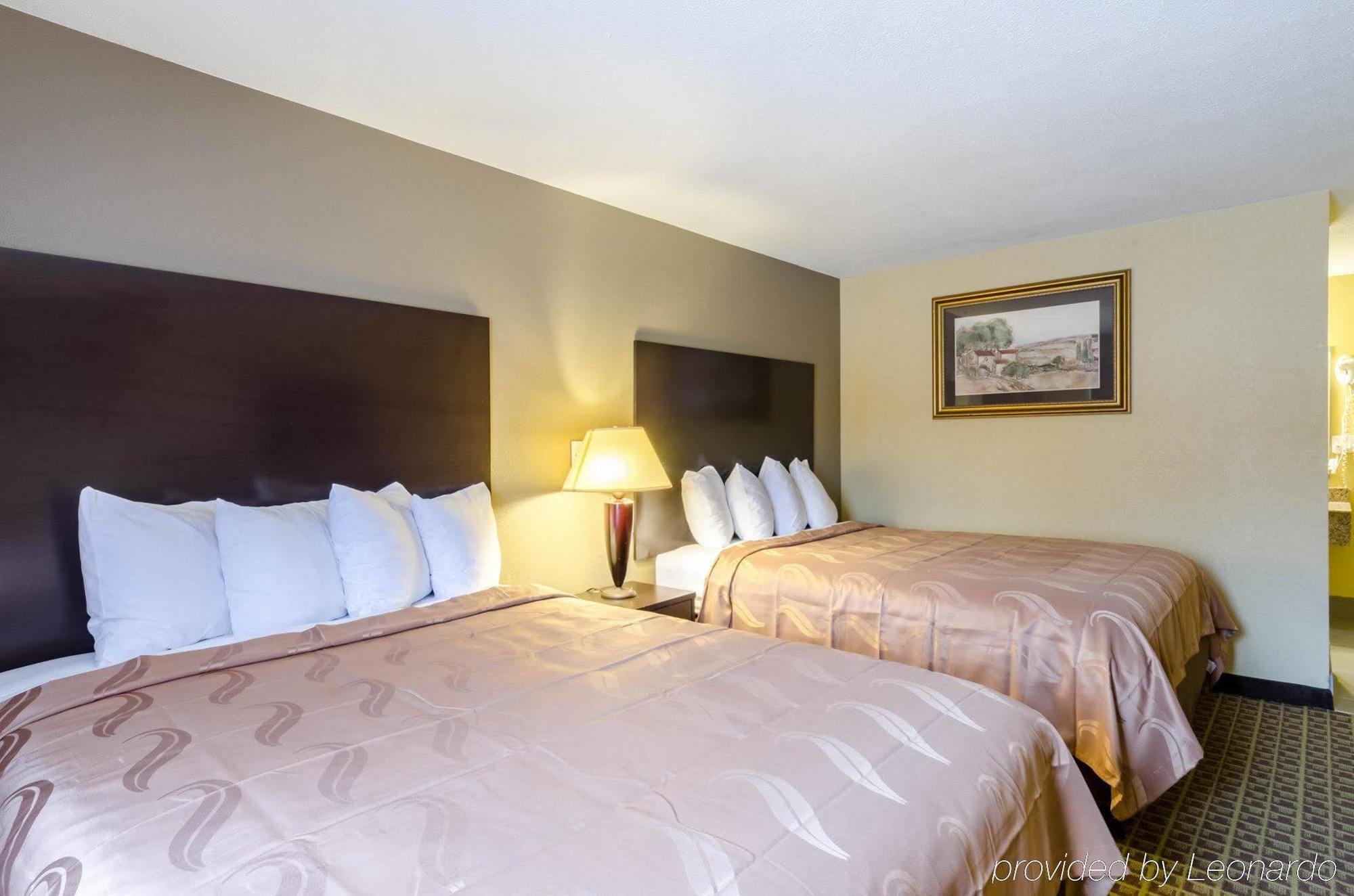 Rodeway Inn Brockton Bagian luar foto