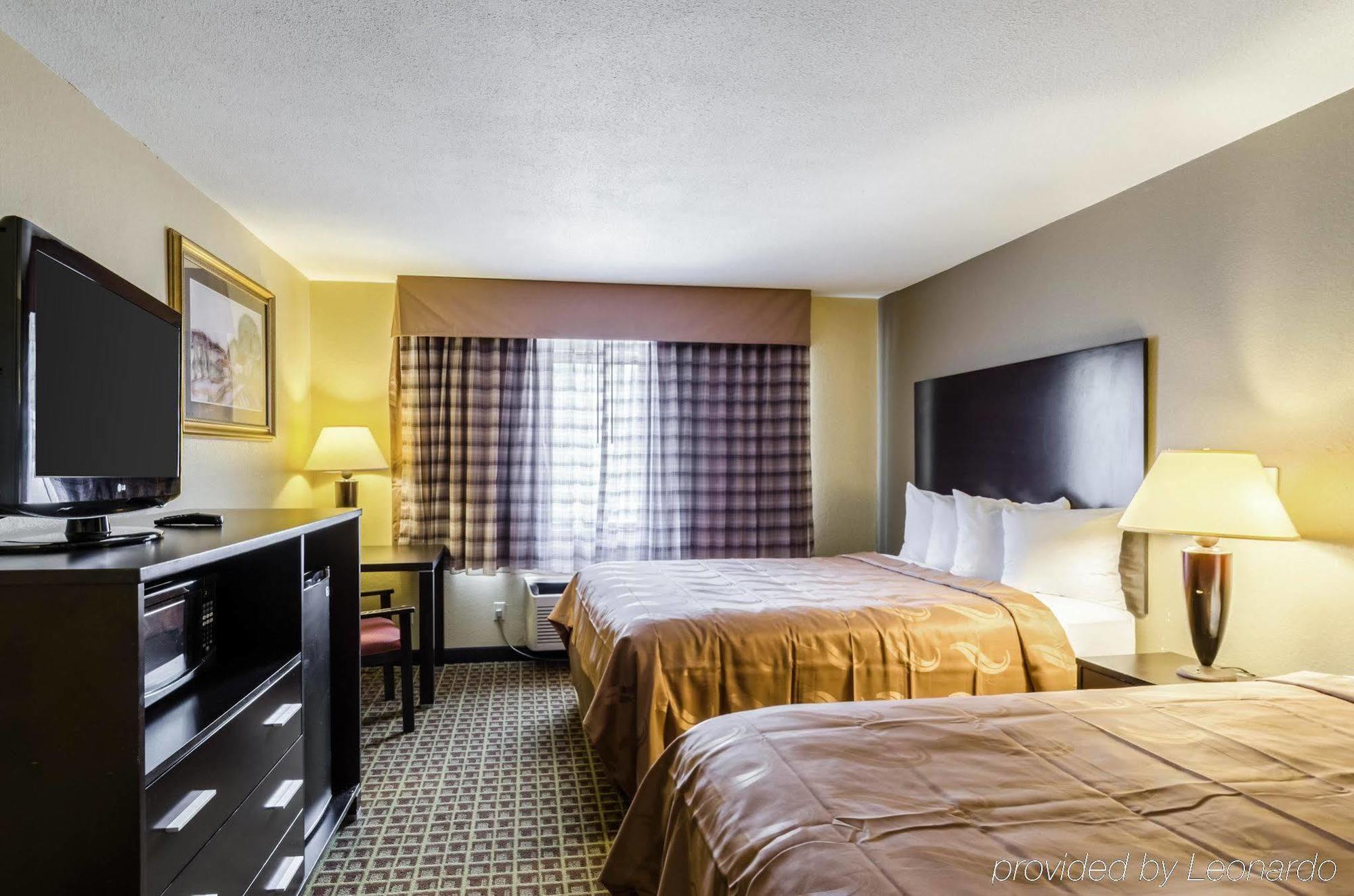 Rodeway Inn Brockton Bagian luar foto