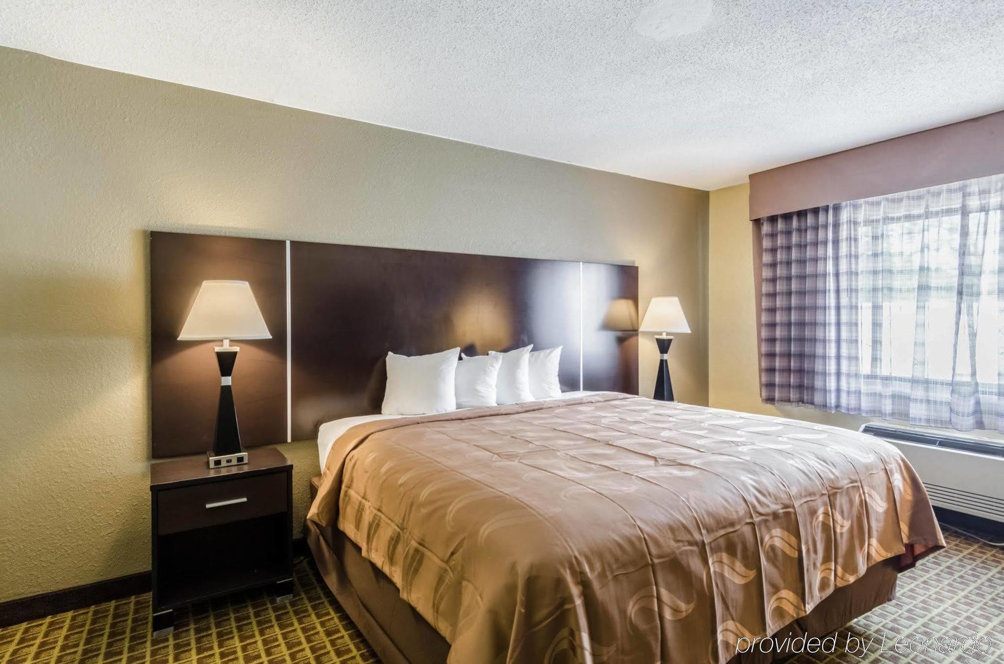 Rodeway Inn Brockton Bagian luar foto