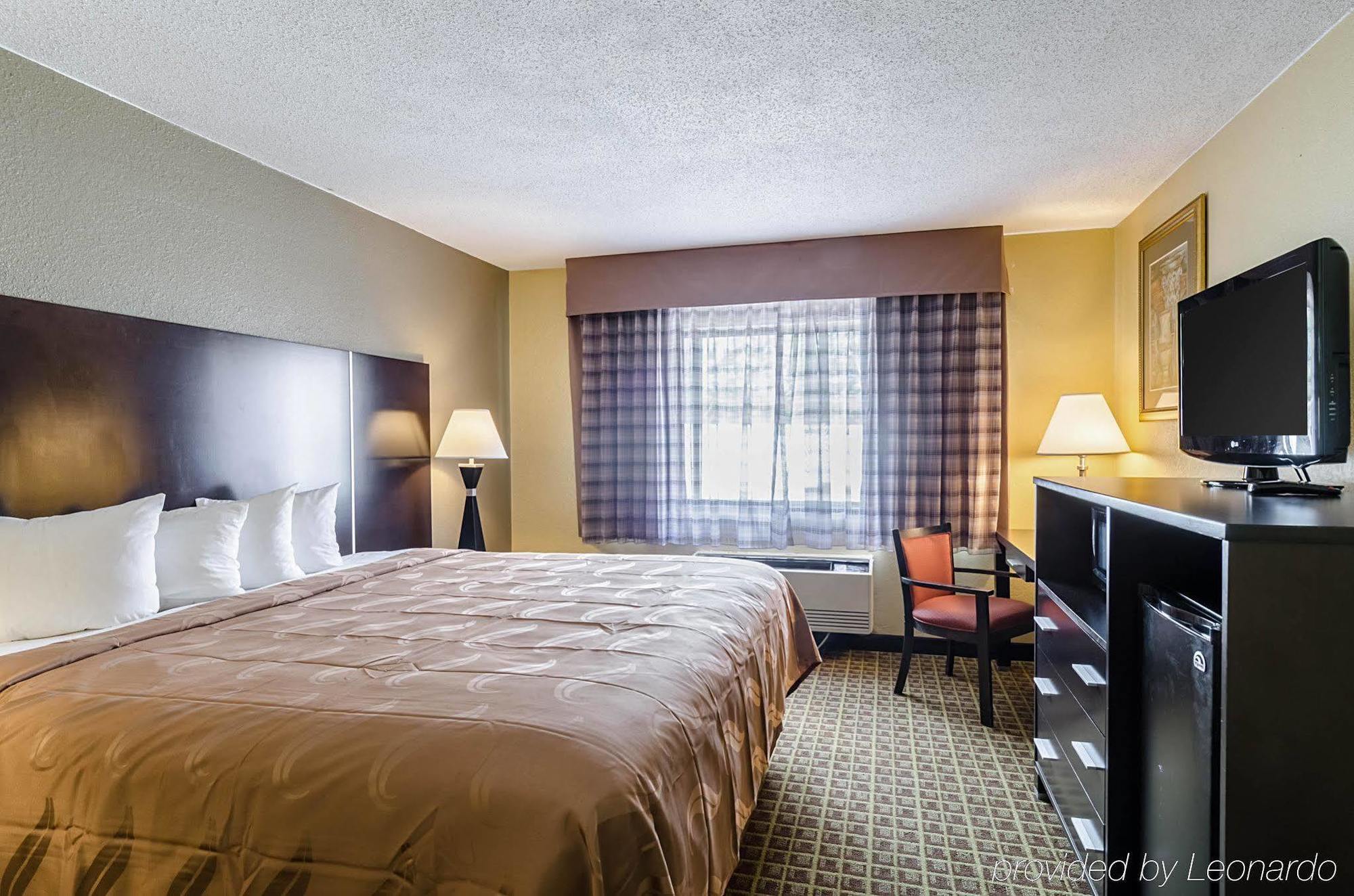 Rodeway Inn Brockton Bagian luar foto