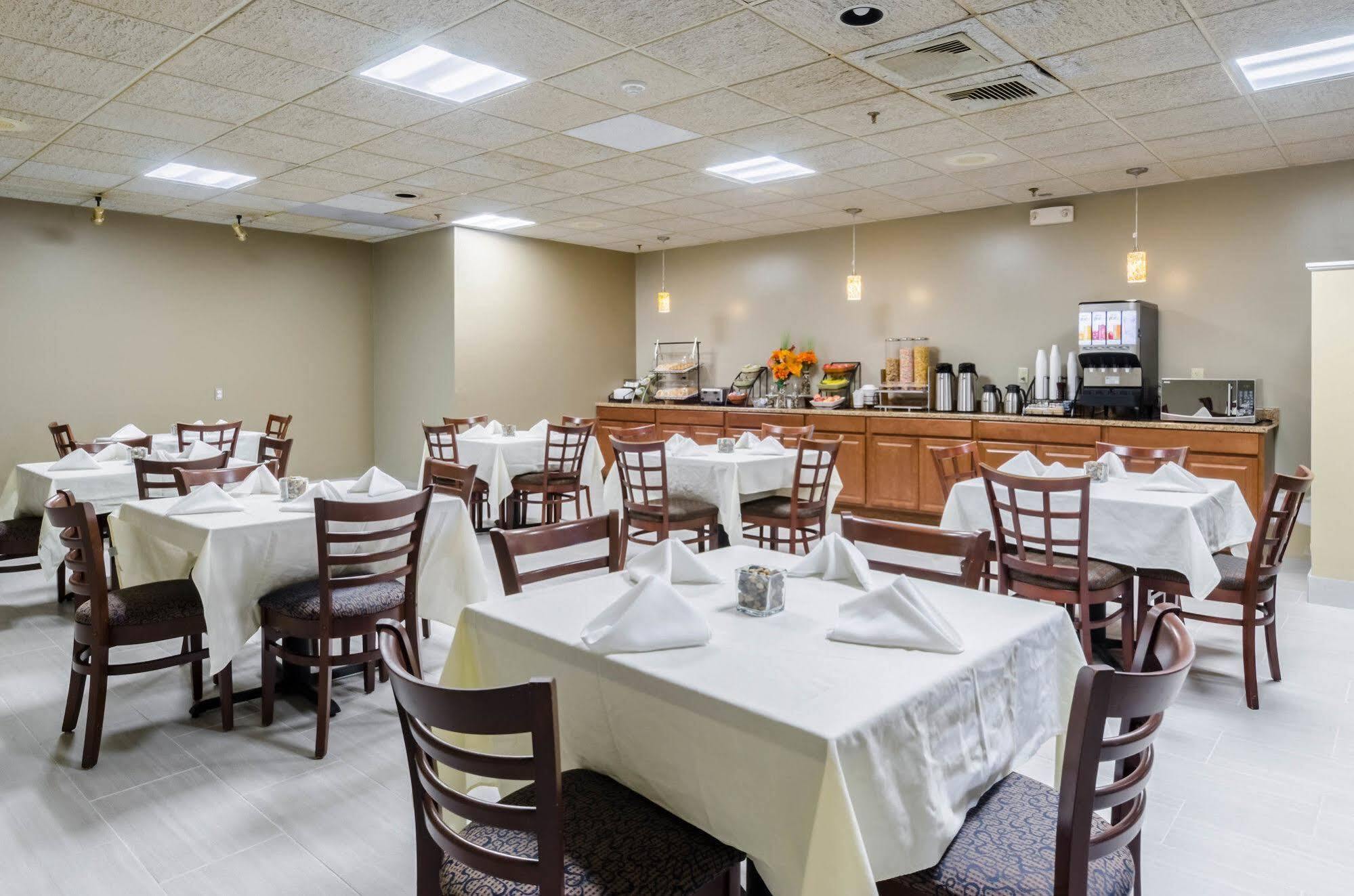 Rodeway Inn Brockton Bagian luar foto